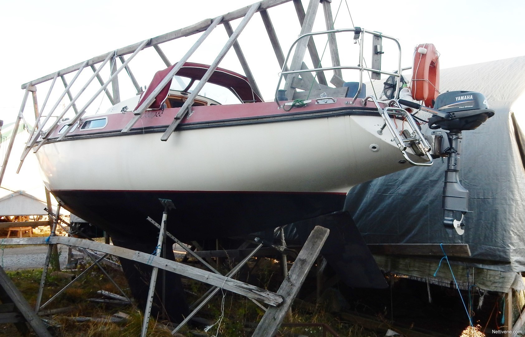 smiling 29 sailboat